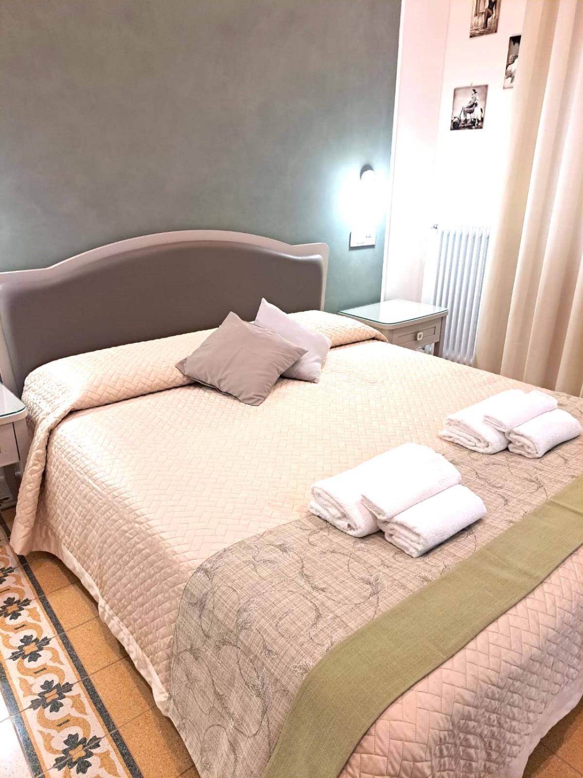 Dreaming Rome Suites Bagian luar foto
